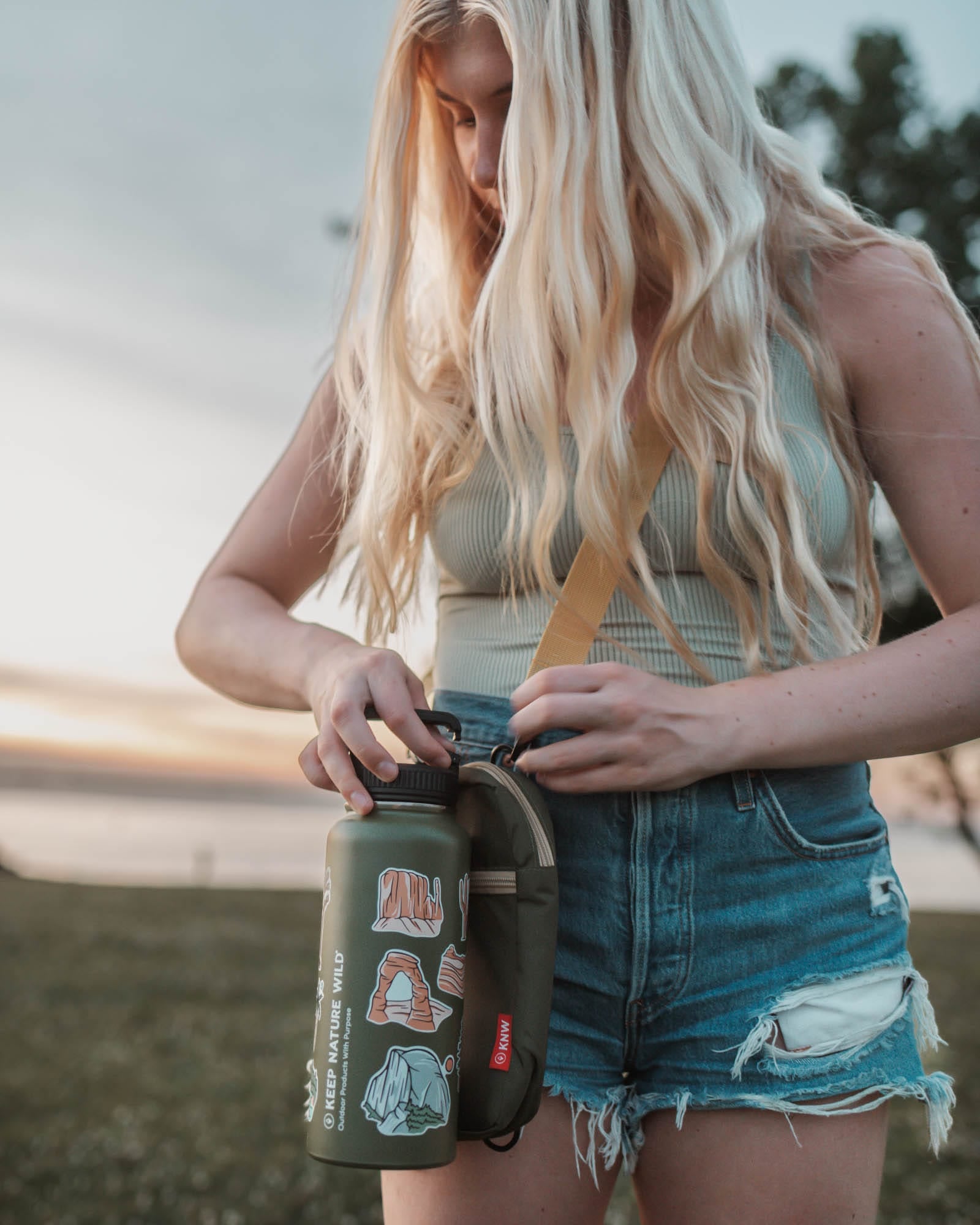 Keep Nature Wild Water Bottle Insulated 32oz Water Bottle: Parks | Olive