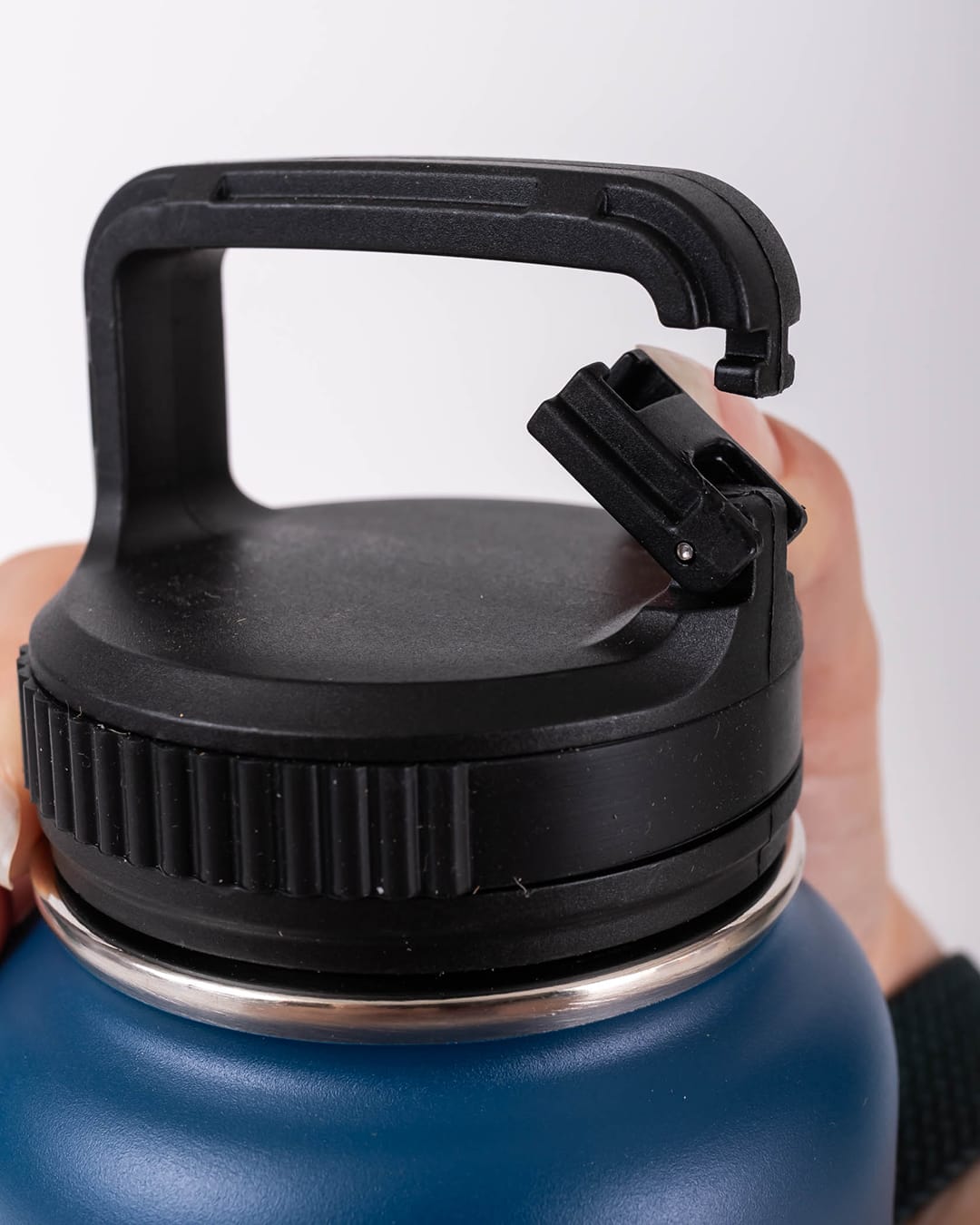 Keep Nature Wild Water Bottle Insulated 32oz Water Bottle: Pets | Navy