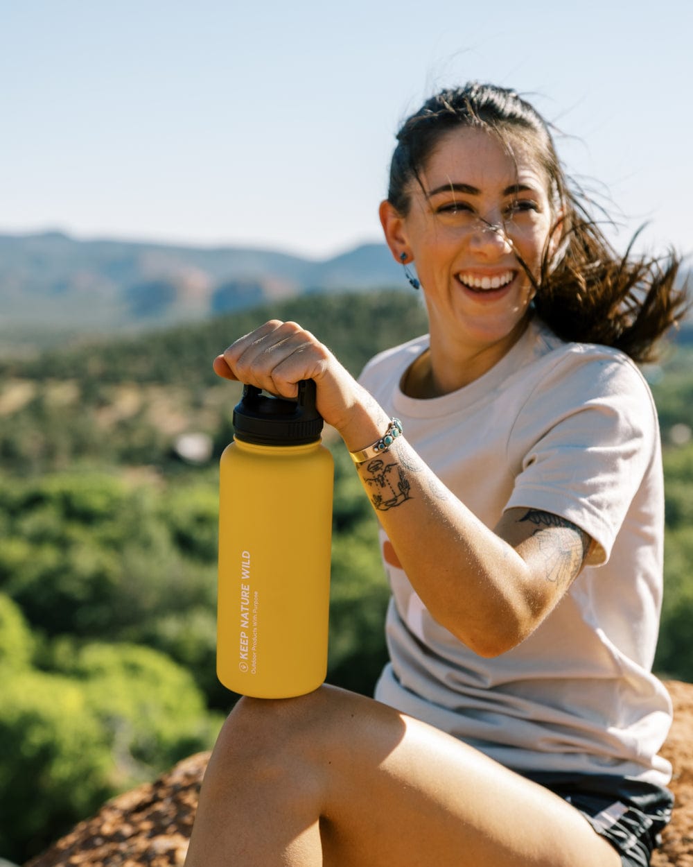Keep Nature Wild Reusables Insulated 32oz Water Bottle with Handle Clip | Tucson Sun