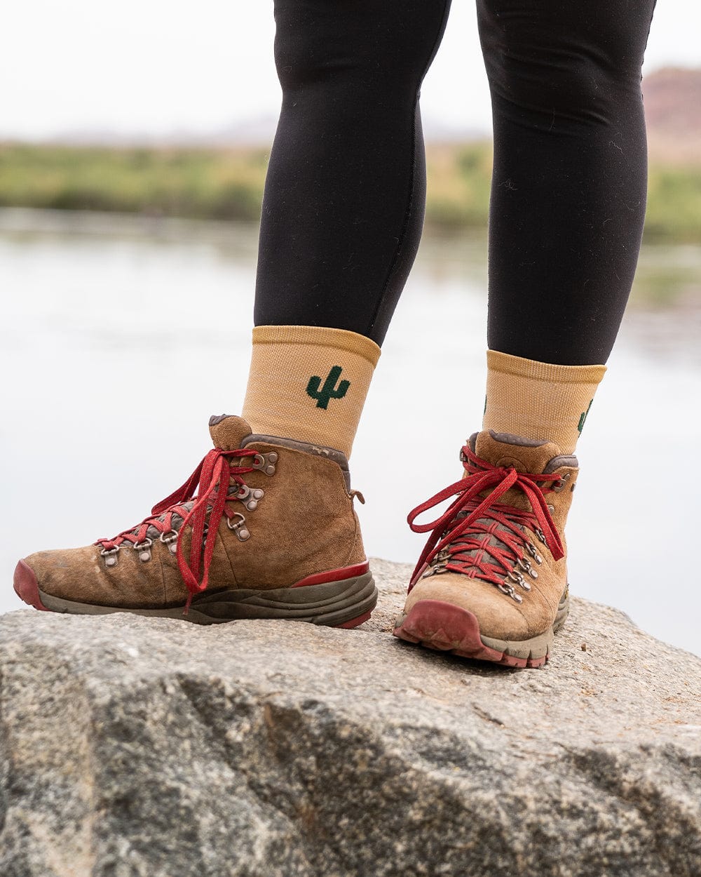 Keep Nature Wild Socks Camp & Trail Mid Socks | Desert Days