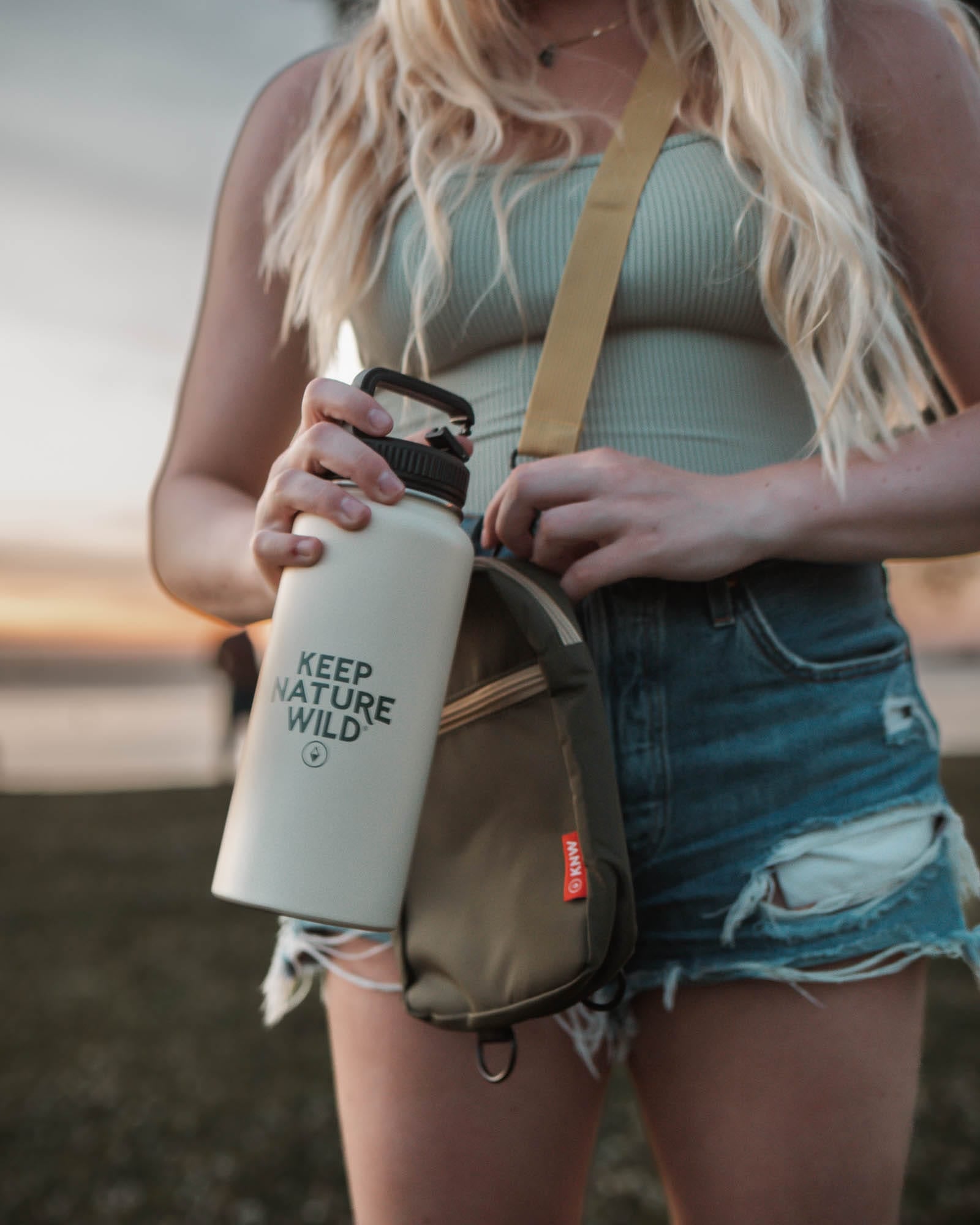 Insulated 32oz Water Bottle: Wildflowers | Cream