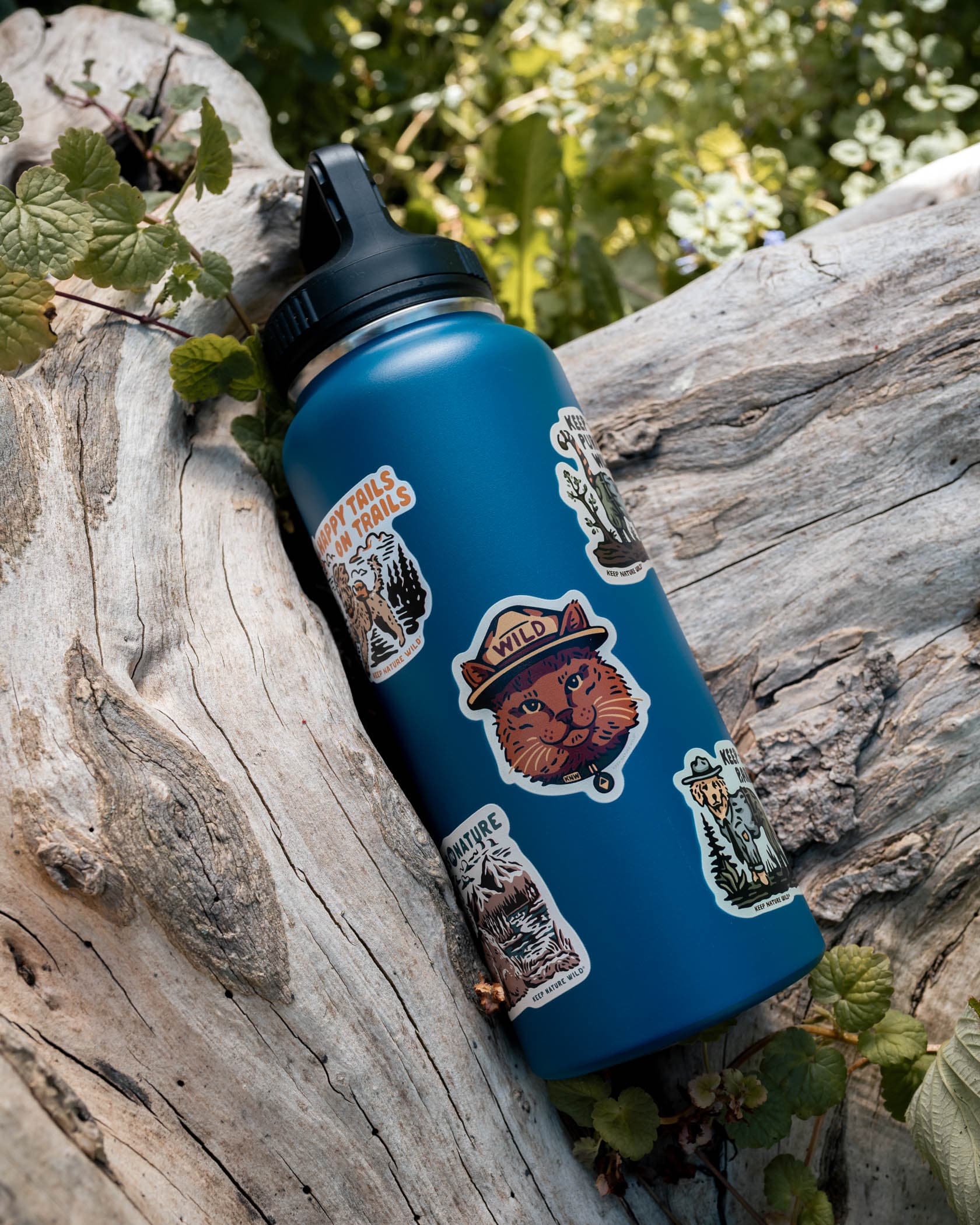 Keep Nature Wild Water Bottle Insulated 32oz Water Bottle: Pets | Navy