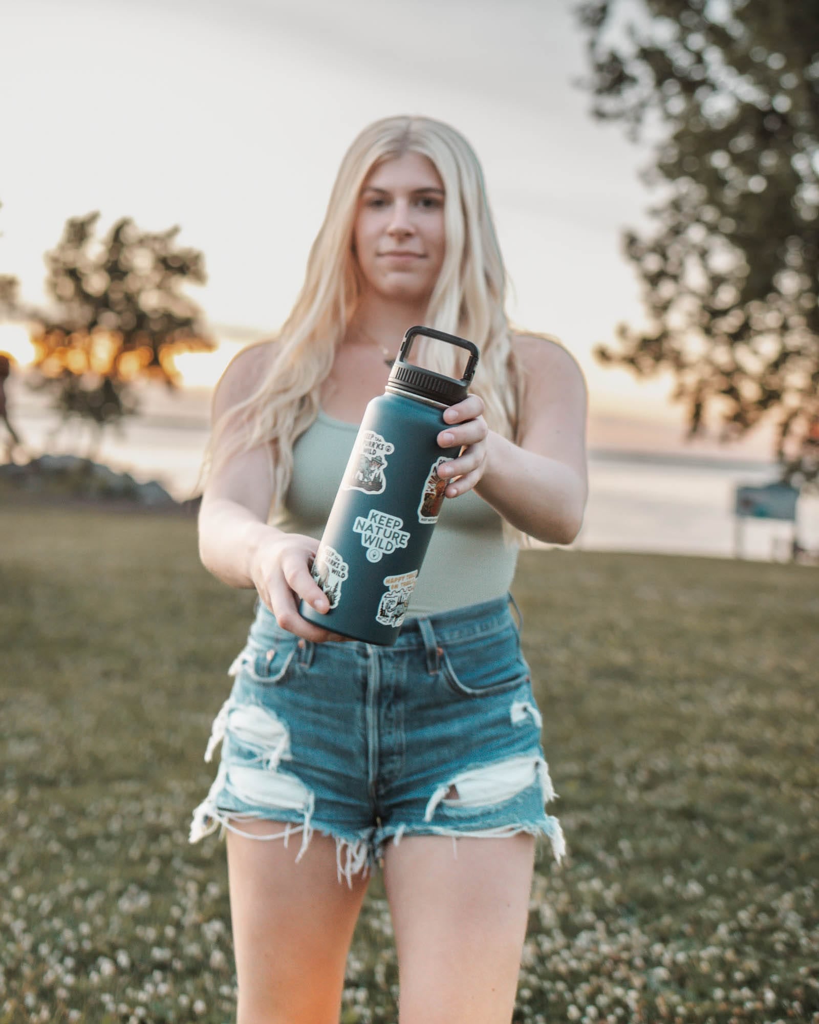 Keep Nature Wild Water Bottle Insulated 32oz Water Bottle: Pets | Navy