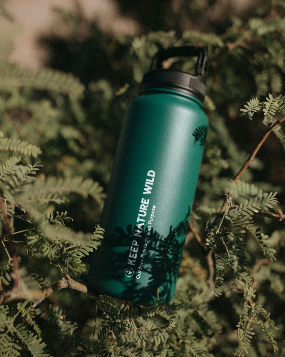 Keep Nature Wild Reusables Insulated 32oz Water Bottle with Handle Clip | Forest